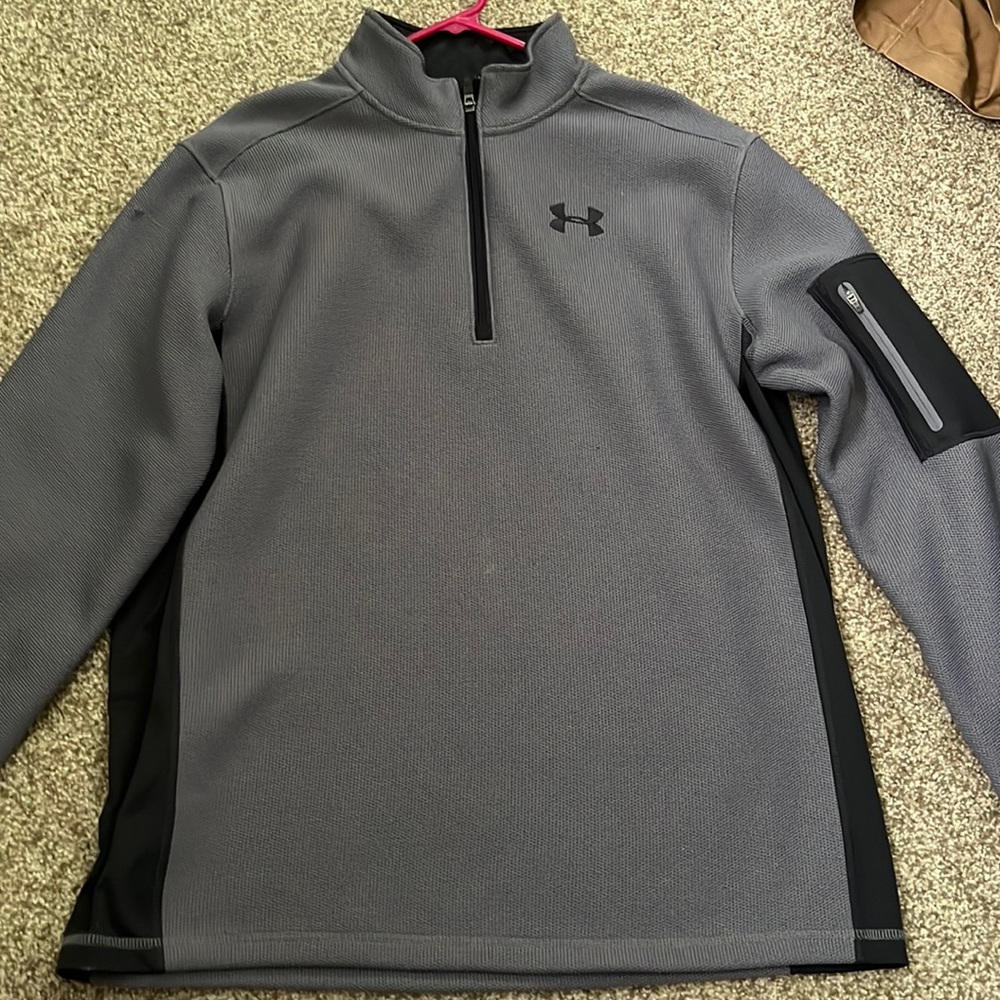 UnderArmour quarter zip sweatshirt. Rarely worn.